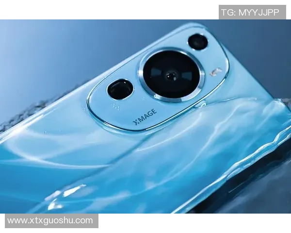 华为P60足球星手机壳限量版设计亮相,时尚与运动完美融合 华为P60足球星手机壳限量版设计亮相,时尚与运动完美融合