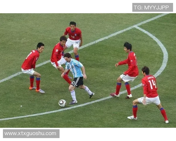 足球球星选择题特效挡脸玩法揭秘带你体验不同球星的精彩瞬间